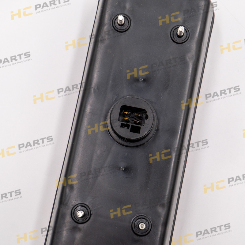 Задний правый фонарь телескопического погрузчика JCB AM